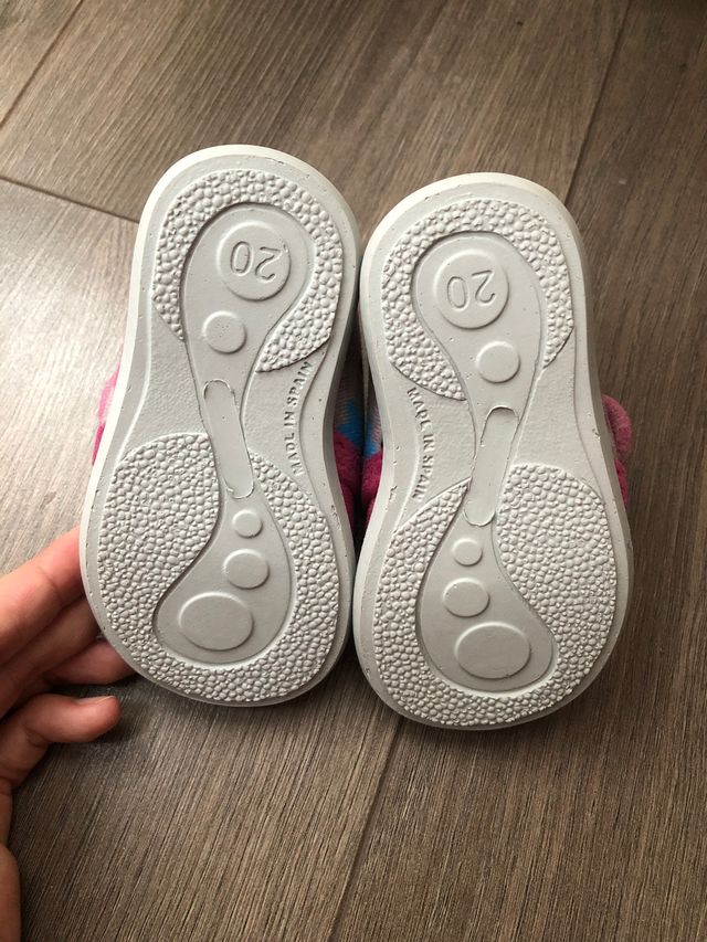 Zapatillas de casa felpa talla 20. Nuevas