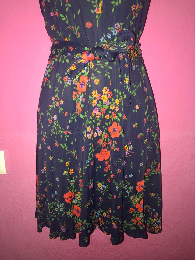 Vintage vestido floral atado al cuello