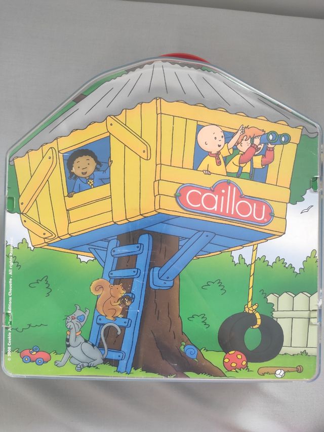Casa maletín caillou