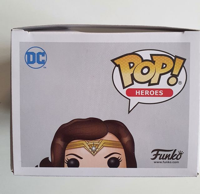 CAJA FUNKO WONDER WONMAN
