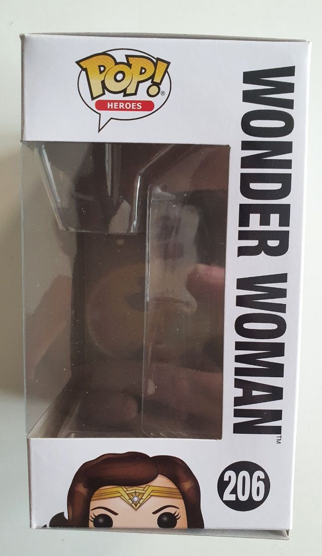 CAJA FUNKO WONDER WONMAN