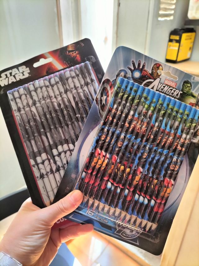 2 packs de lápices de colores