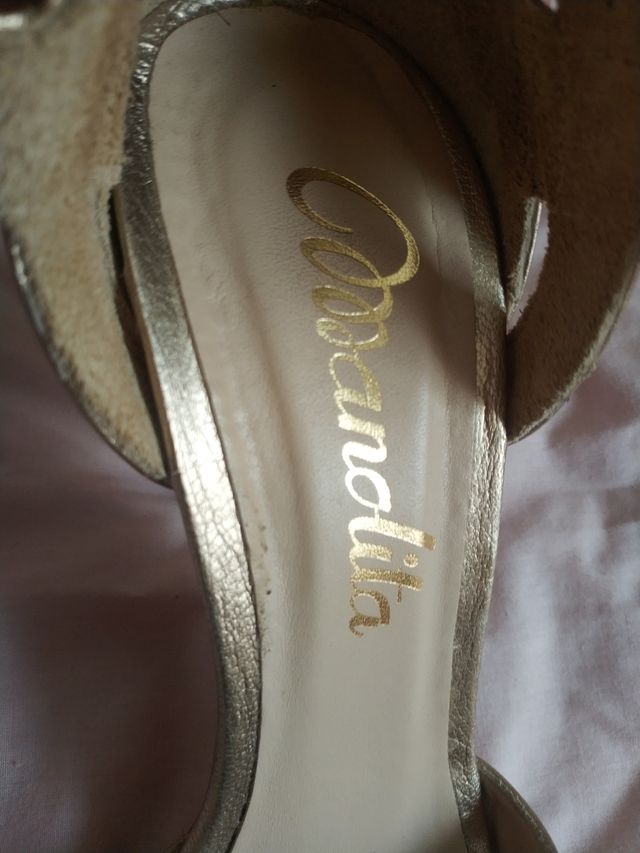 Sandalias tacón de fiesta doradas 38