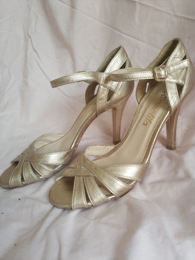 Sandalias tacón de fiesta doradas 38