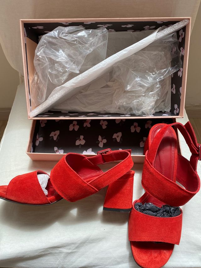 Sandalias cuero y suede rojas