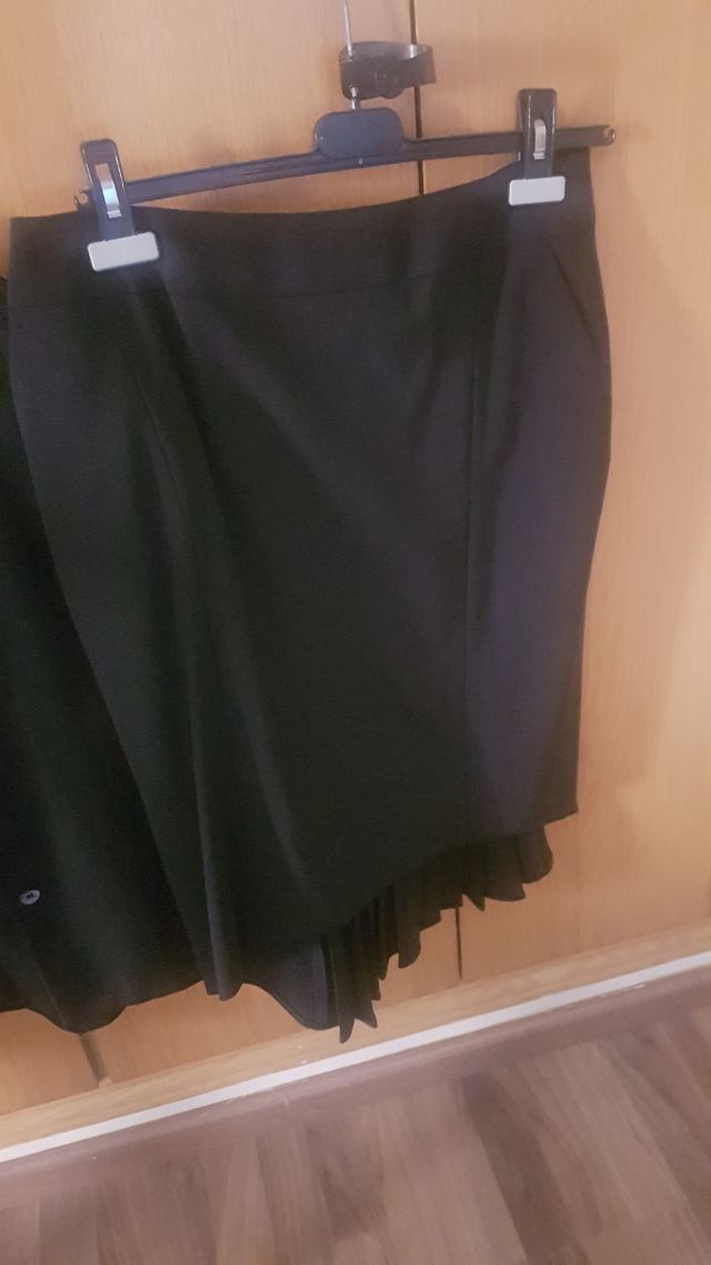 traje chaqueta con falda