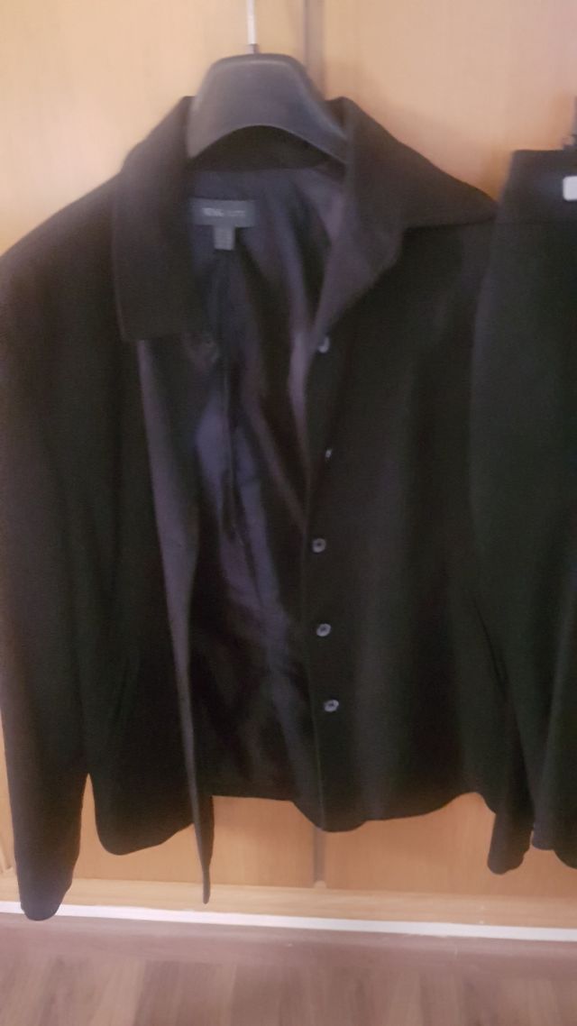 traje chaqueta con falda