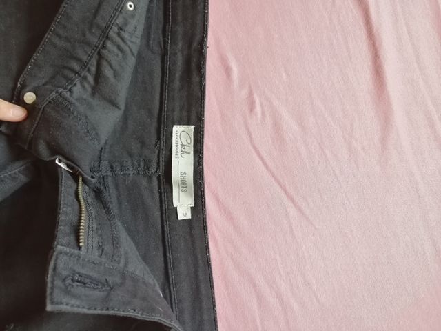 Pantalón corto negro