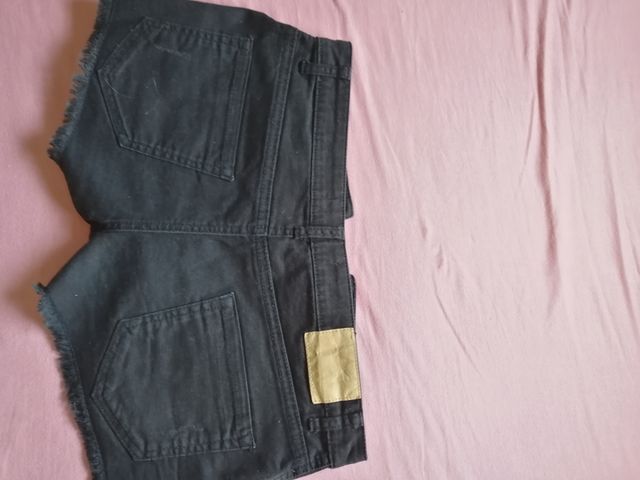 Pantalón corto negro