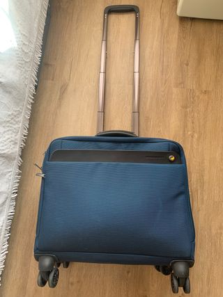 Maleta con ruedas tamaño cabina mandarina duck de segunda mano por 65 EUR  en Olías del Rey en WALLAPOP