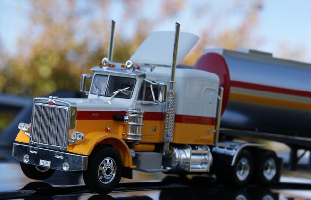CAMION CISTERNA SHELL PETERBILT 359 1970 ESCALA 1: