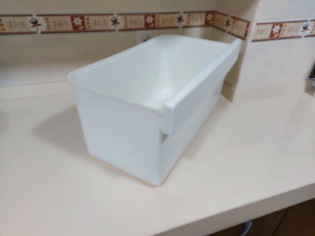 Cajón verdulero de frigo Edesa.