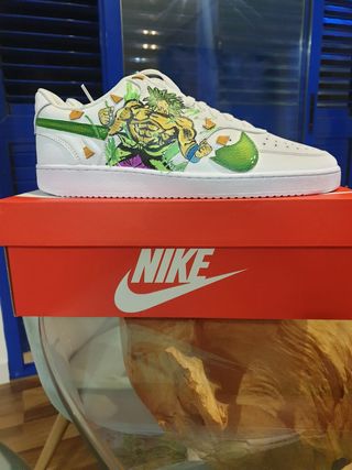 Zapatillas Nike personalizadas de segunda mano por 150 EUR en Los Cuarteros  en WALLAPOP