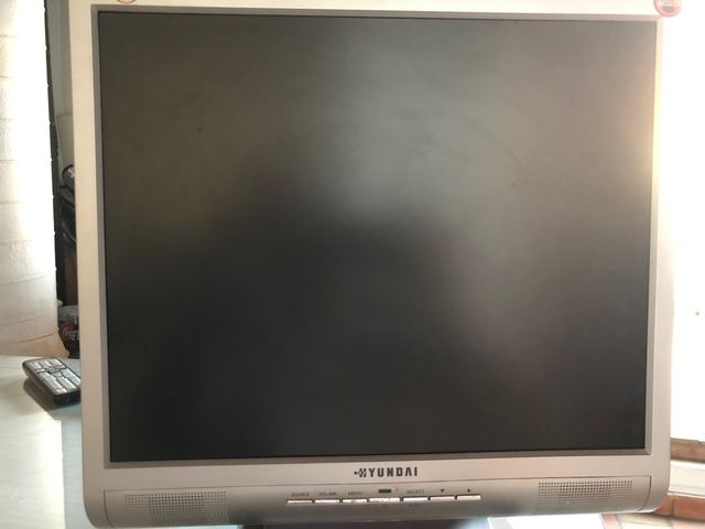 Monitor tft 17" Hyundai