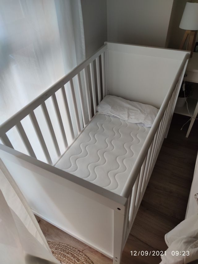Cuna ikea + cochón El Corte Ingles