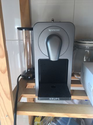 Cafetera Nespresso krups prodigio de segunda mano por 49,99 EUR en  Sarriguren en WALLAPOP