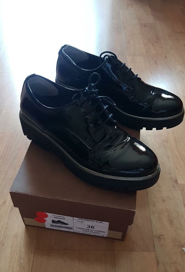 Zapatos negros chica