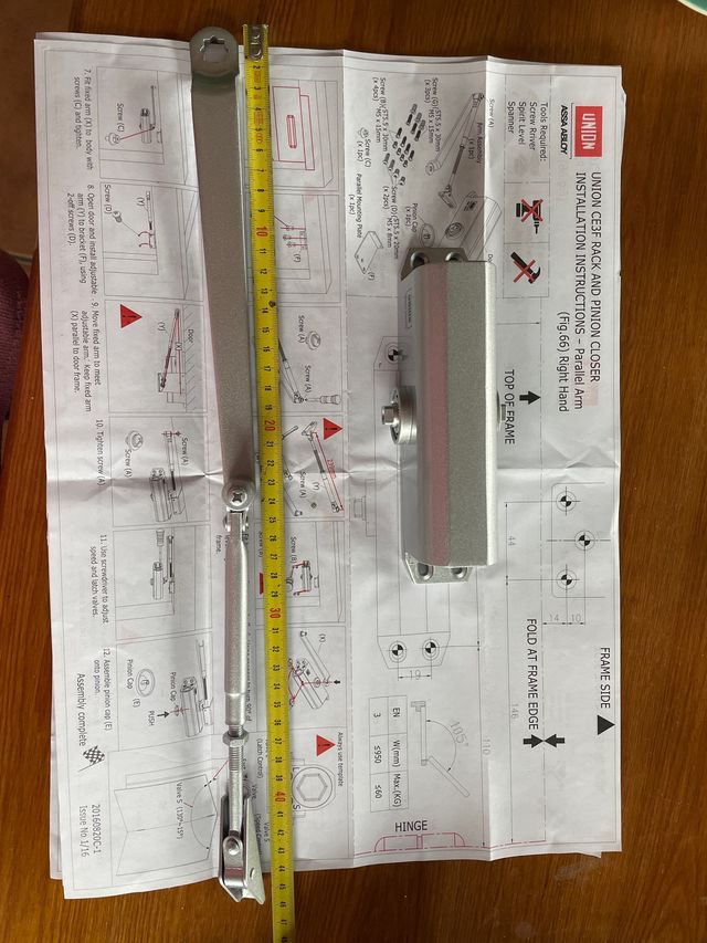 Cierra puertas de seguridad.