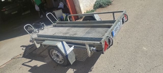 ALQUILER DE REMOLQUE Y PORTES