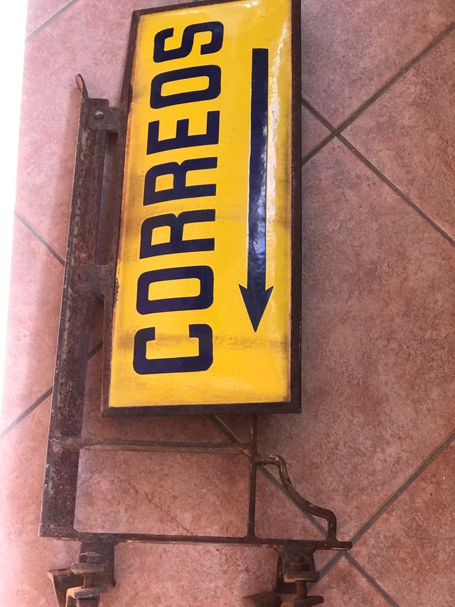 Cartel de correos antiguo.