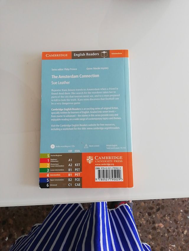 dos libros de inglés Cambridge