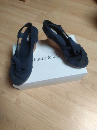 Sandalias negras de Bimba y Lola de segunda mano por 25 EUR en Logroño en  WALLAPOP