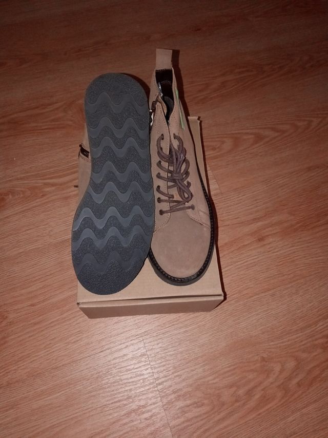 Botas de piel a estrenar. Talla 39