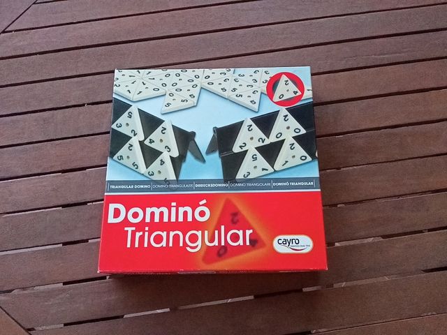 domino triangular