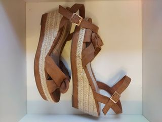Sandalias cuña esparto Sfera n°38 de segunda mano por 6 EUR en Leganés en  WALLAPOP