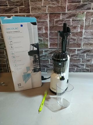 Licuadora prensado en frío Cecotec de segunda mano por 29,99 EUR en  Valencia en WALLAPOP