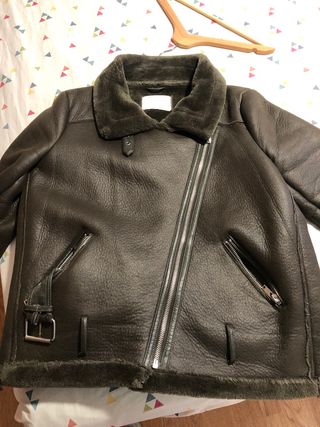Chaqueta Biker ZARA de segunda mano por 25 EUR en Móstoles en WALLAPOP