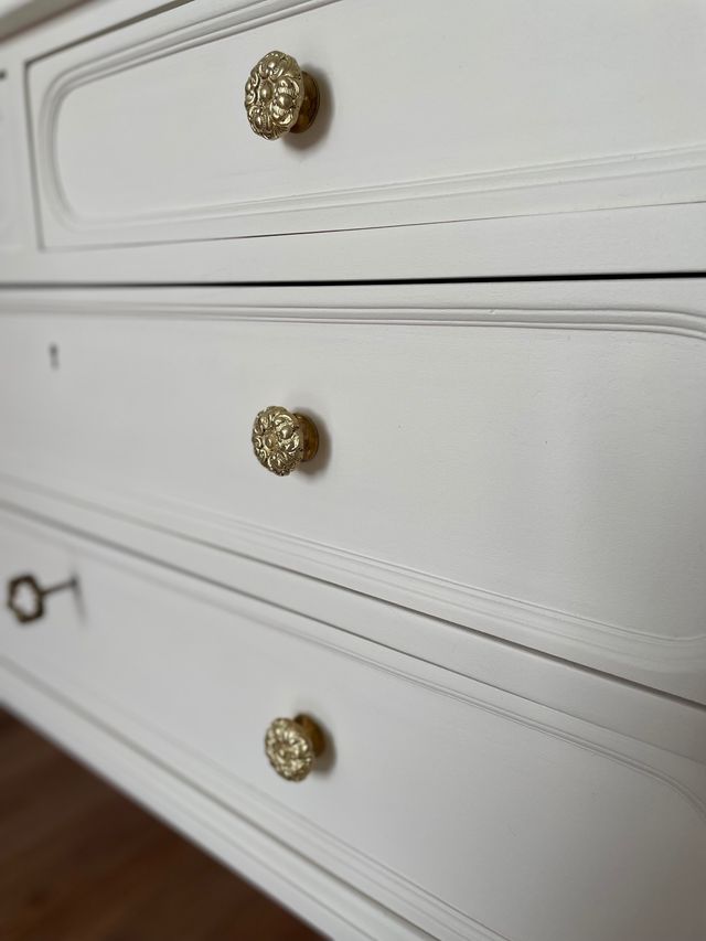 Cómoda Resturada por encargo