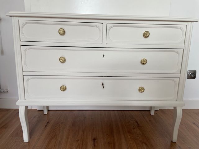 Cómoda Resturada por encargo