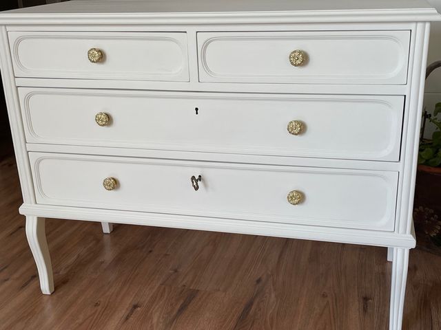 Cómoda Resturada por encargo