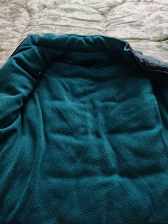 Chaleco Azul Marino con pelo por dentro.