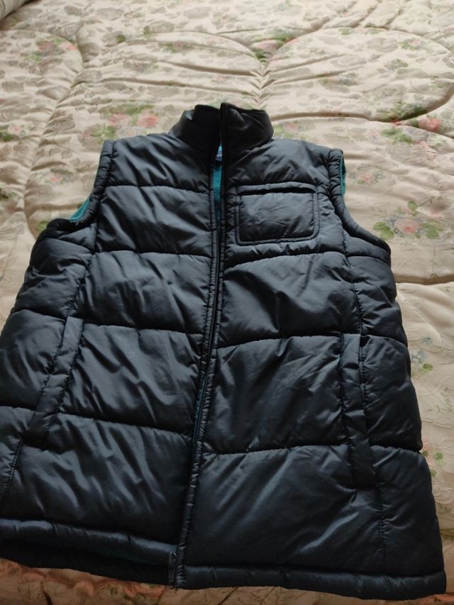 Chaleco Azul Marino con pelo por dentro.