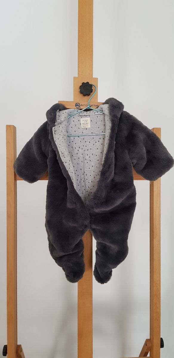 Buzo pelo capucha gris