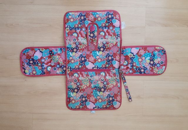 Cambiador portátil para bebé. Tuc-Tuc.