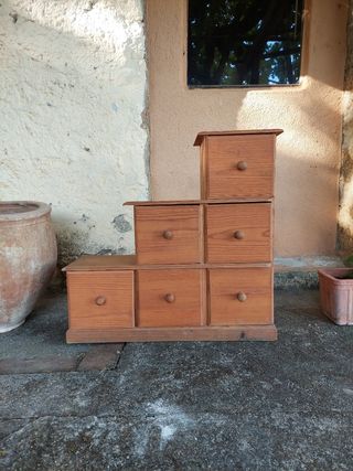 Mueble con cajones de segunda mano en WALLAPOP