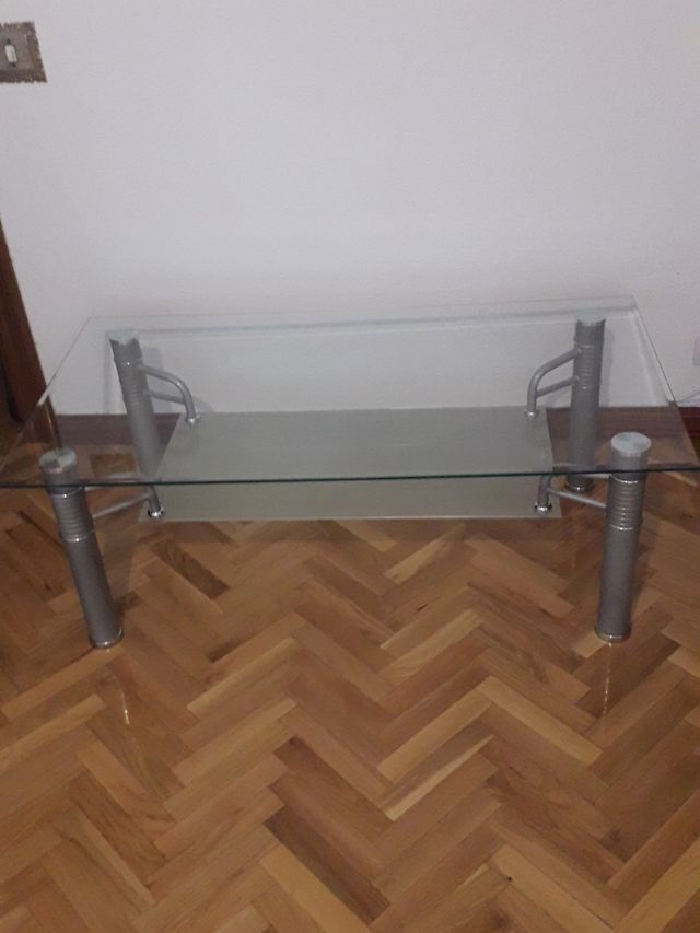 Preciosa mesa de cristal.