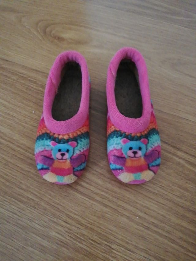 Zapatilla de estar en casa