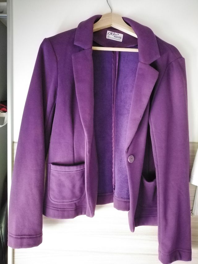 americana color morado