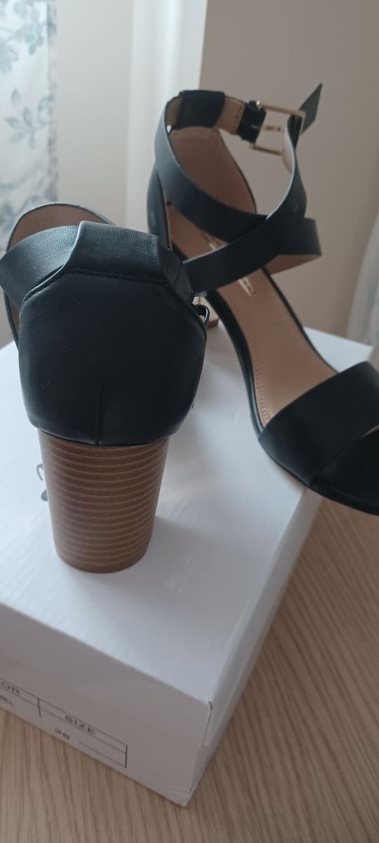 Sandalias sin estrenar, num.39