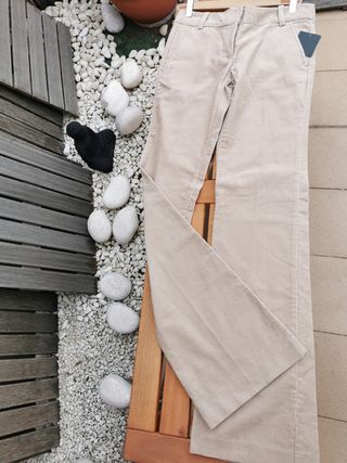 Pantalón pana campana Zara de segunda mano por 17 EUR en Molins de Rei en  WALLAPOP