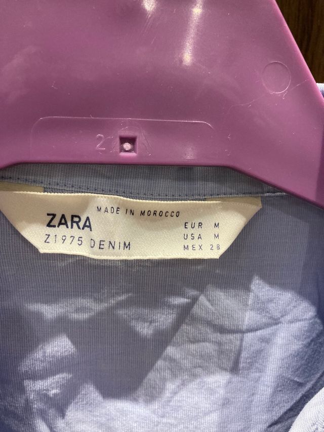 Camisa azul de Zara
