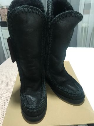 Botas Mou segunda mano en Pontevedra en WALLAPOP