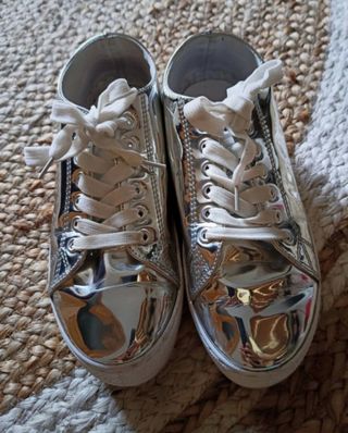 Zapatillas plateadas plataforma de segunda mano por 5 EUR en Torrejón de  Ardoz en WALLAPOP