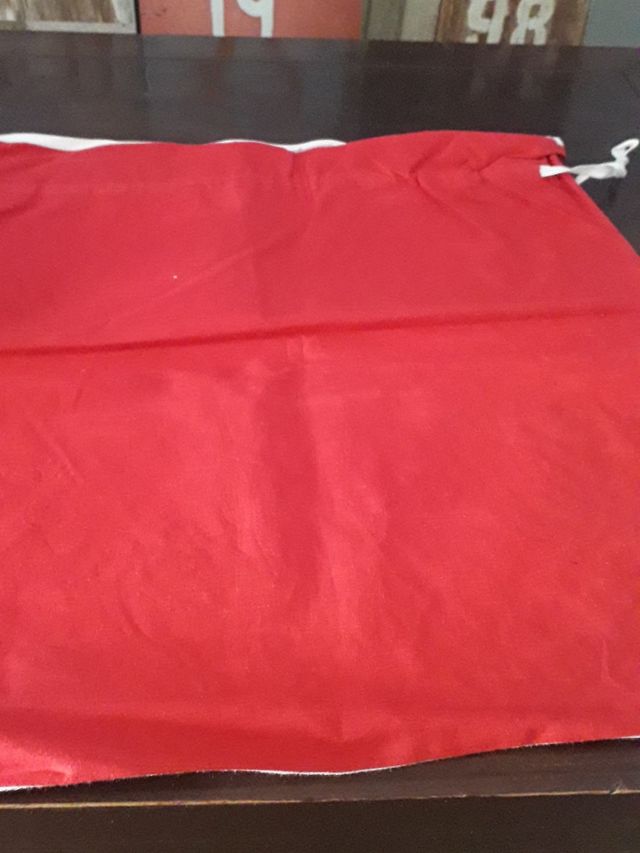 Bolsa antigua con bordados