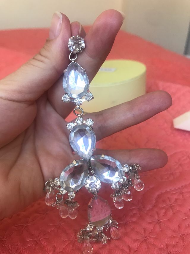 Preciosos pendientes largos.