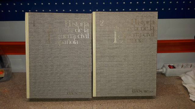 Libros de Historia. 20€ cada uno